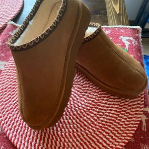 Bear paw size 9 slippers new